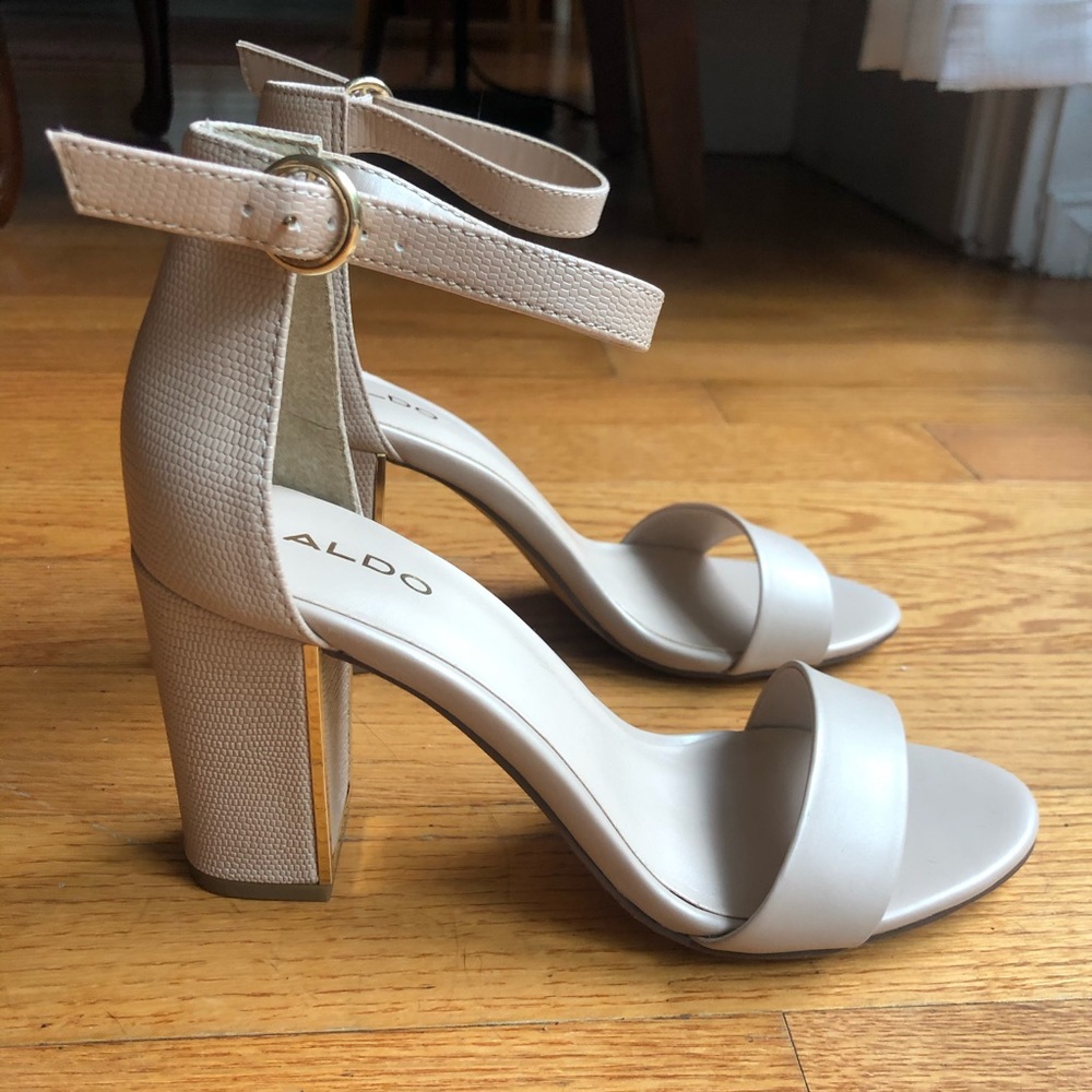 Brand New Aldo Tan Block Heel Sandals Size 8.5